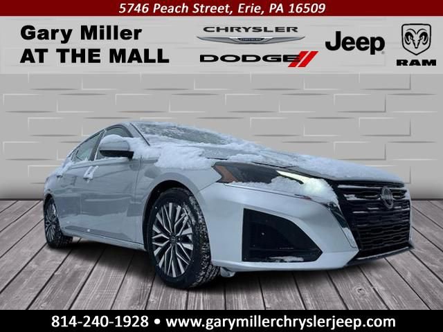 Used 2023 Nissan Altima 2.5 SV FWD image 1
