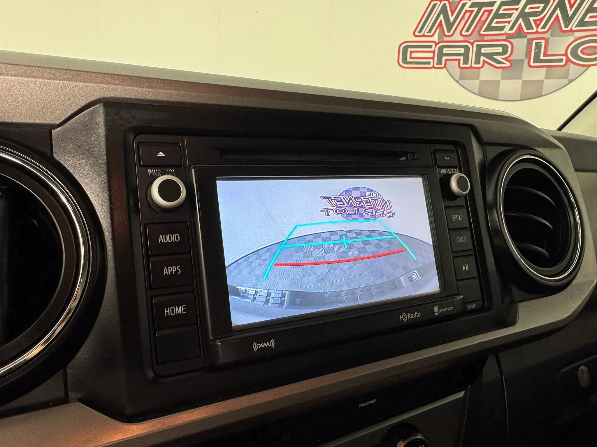 Used 2016 Toyota Tacoma SR5 w/ SR5 Appearance Package (SN) AWD/4WD image 17