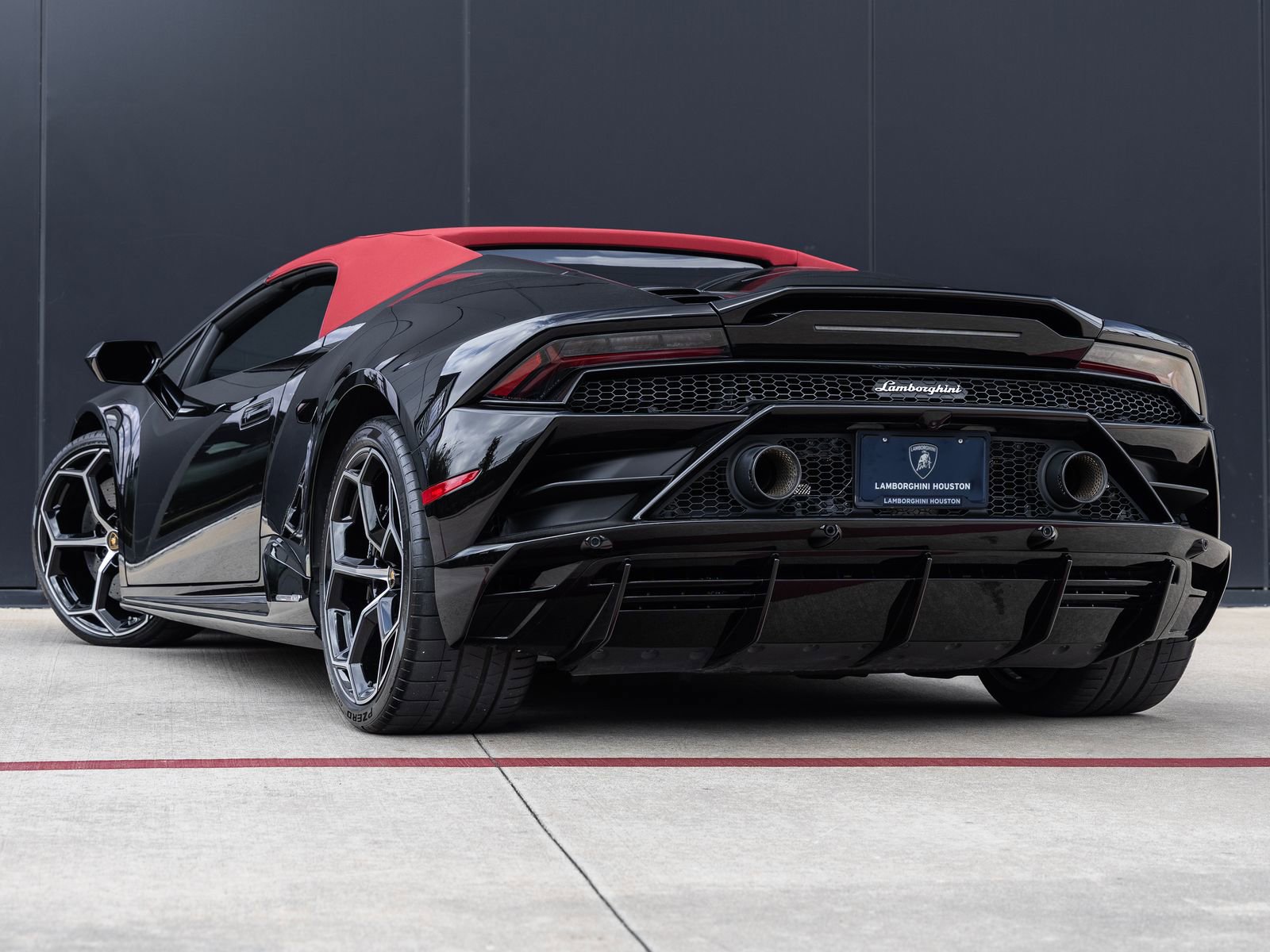 Used 2020 Lamborghini Huracan EVO image 7