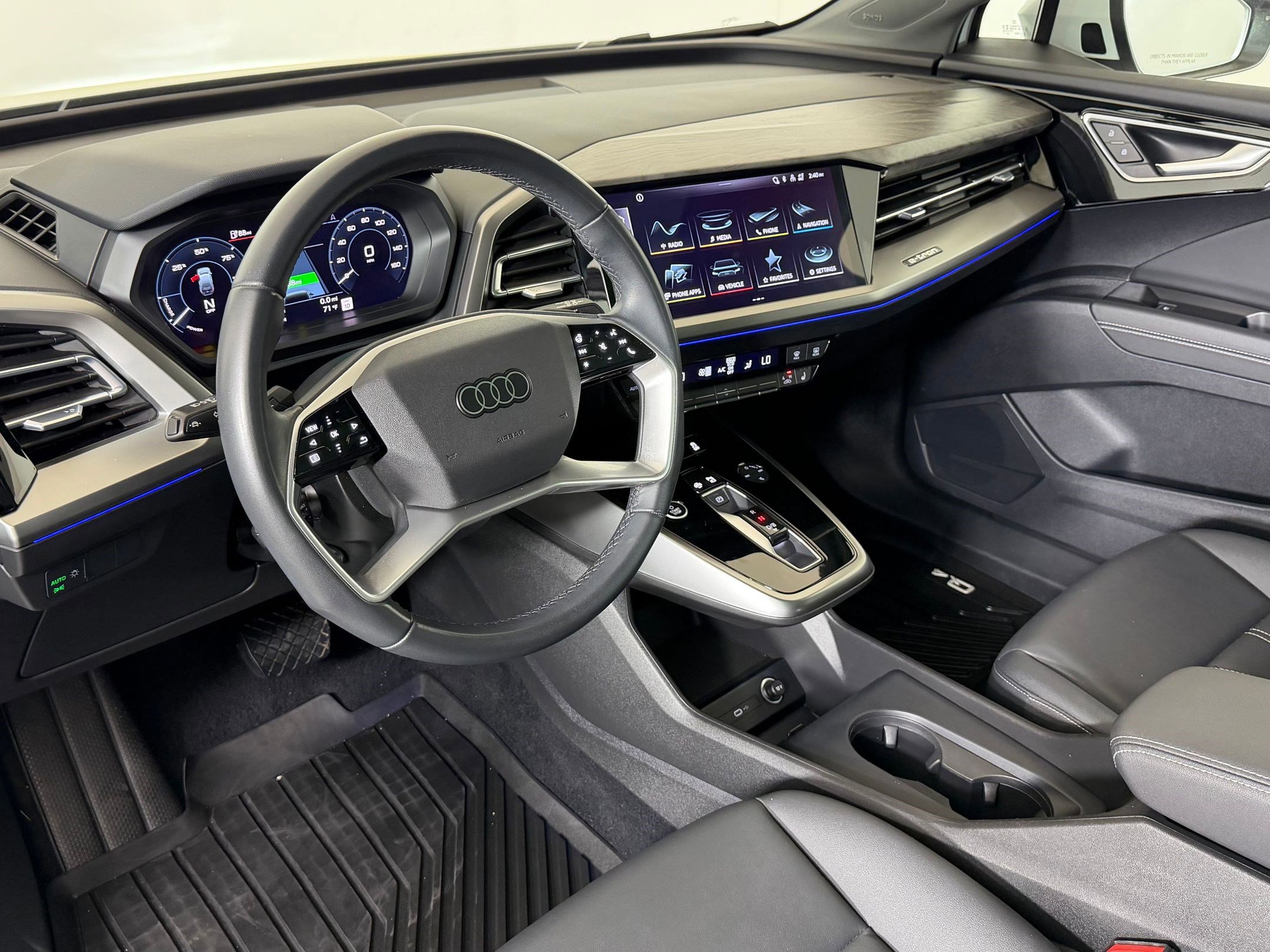 Used 2023 Audi Q4 e-tron Premium Plus w/ Premium Plus image 4