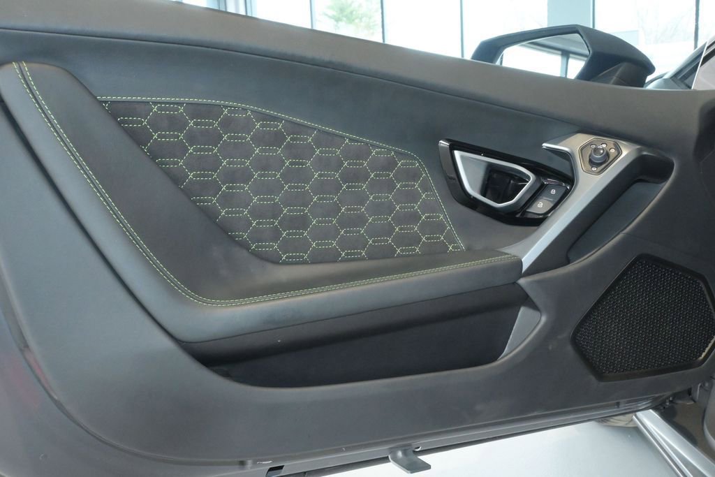 Used 2023 Lamborghini Huracan EVO RWD image 29