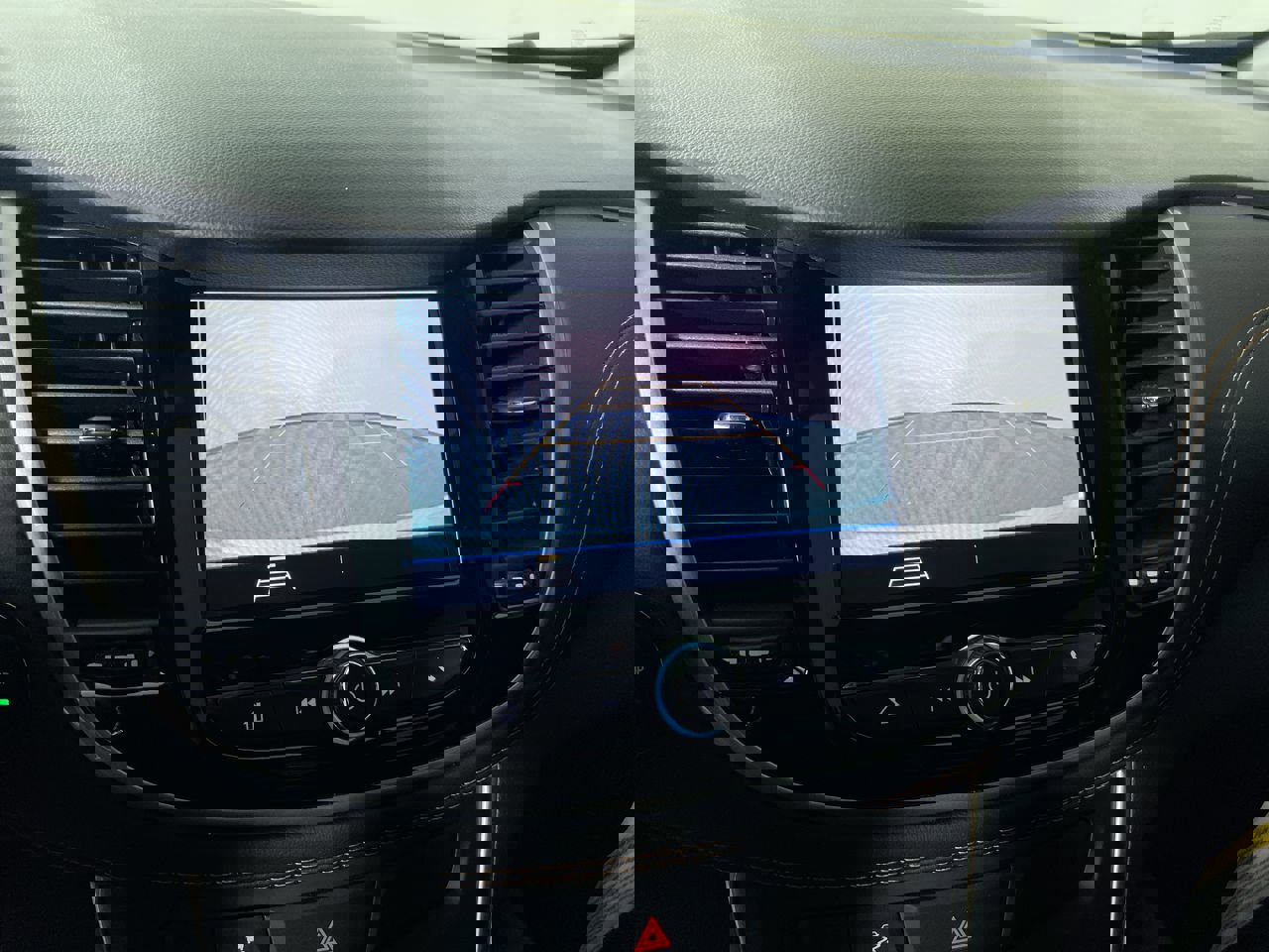 Used 2022 Chevrolet Trax LT w/ LT Convenience Package image 28