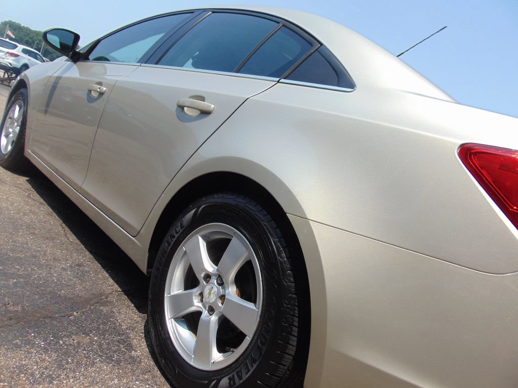 Used 2015 Chevrolet Cruze LT FWD image 16