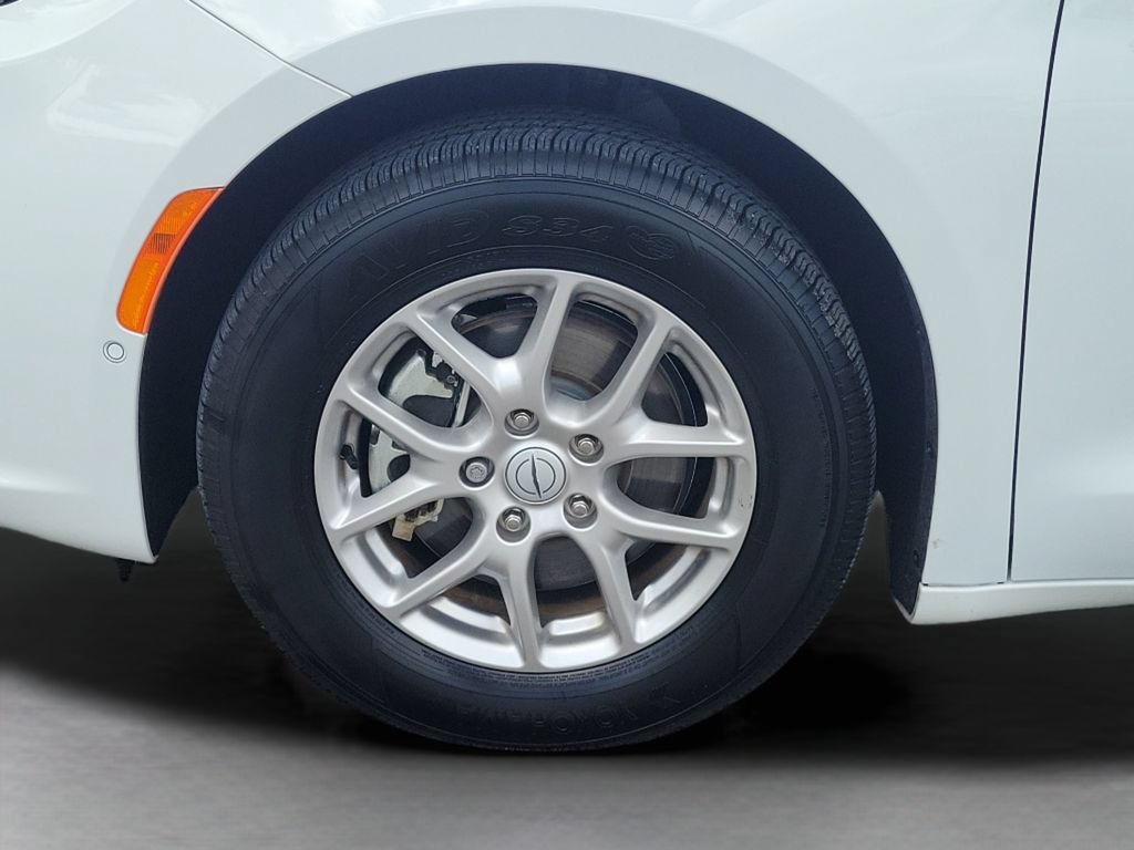 Used 2026 Chrysler Pacifica Select FWD image 27