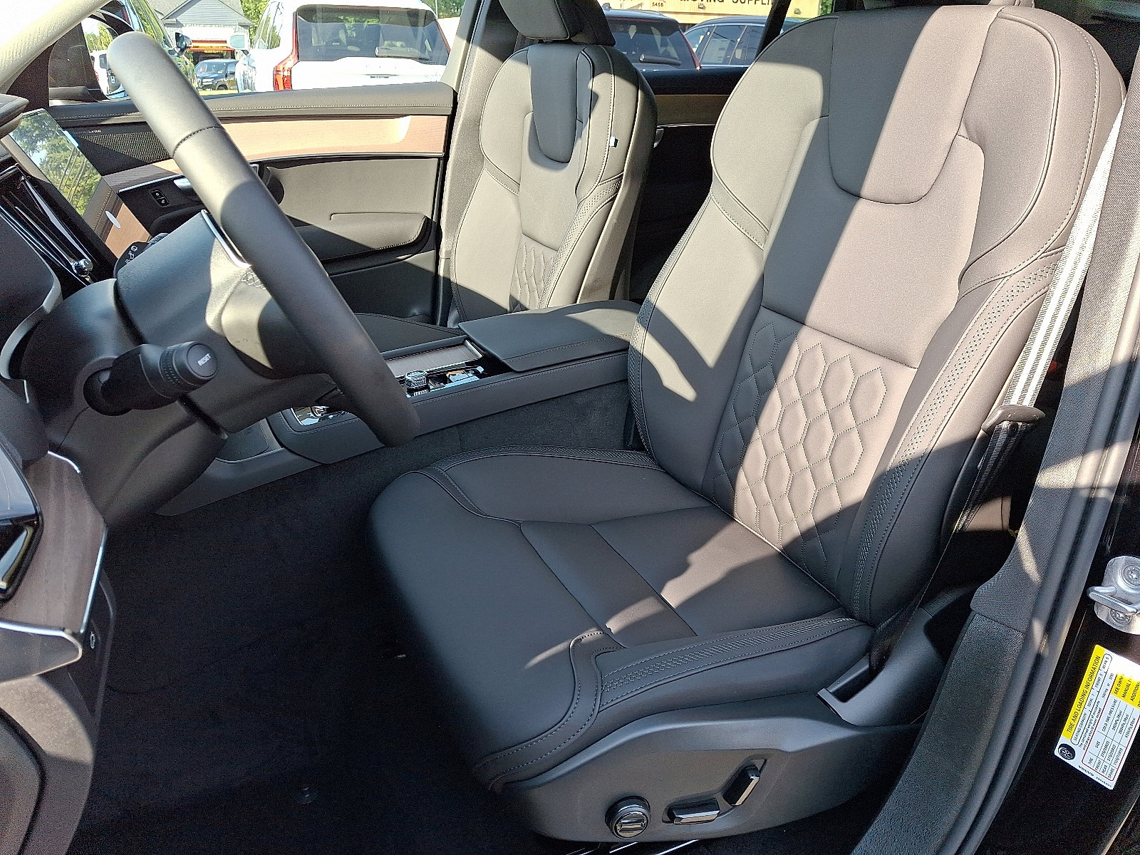 New 2026 Volvo XC90 B6 Plus w/ Protection Package image 10