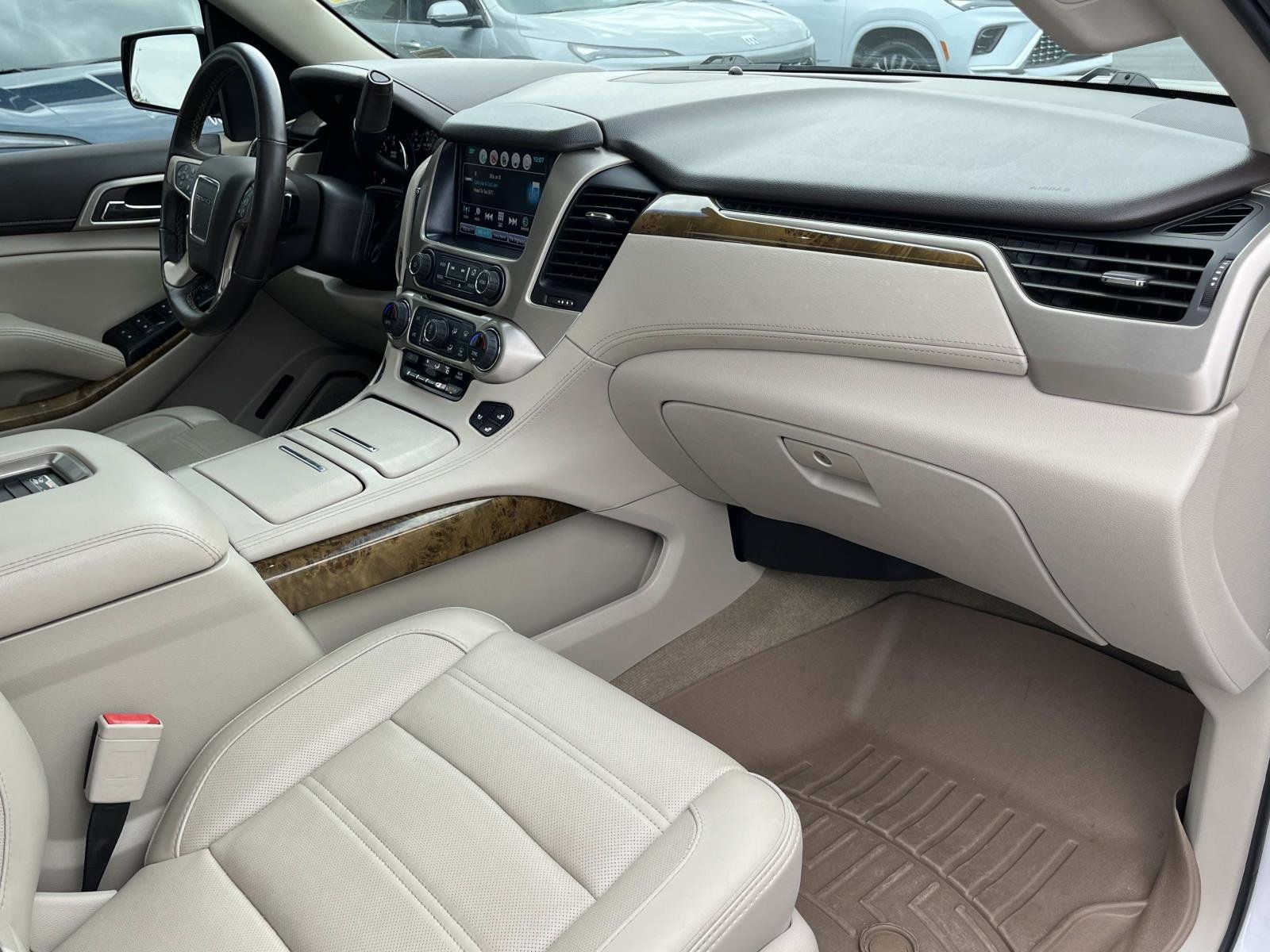 Used 2017 GMC Yukon Denali w/ Open Road Package image 28