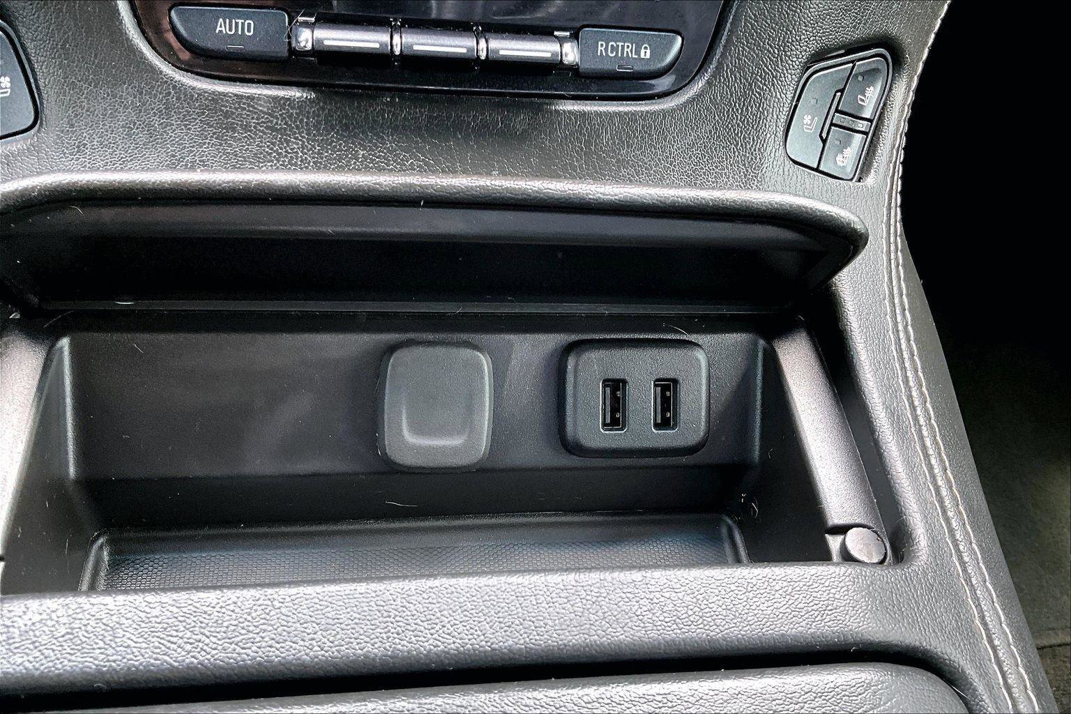 Used 2018 GMC Yukon Denali AWD/4WD image 16