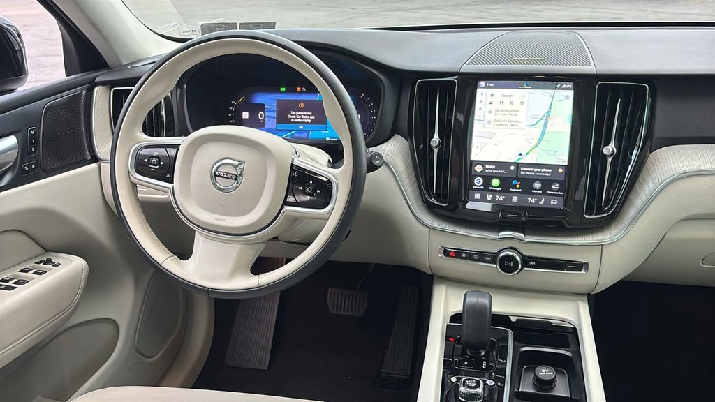 Used 2023 Volvo XC60 B5 Plus w/ Climate Package image 7