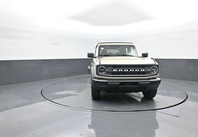 New 2025 Ford Bronco 4-Door image 2