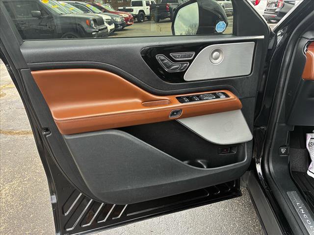 Used 2021 Lincoln Aviator Reserve w/ Equipment Group 201A image 14