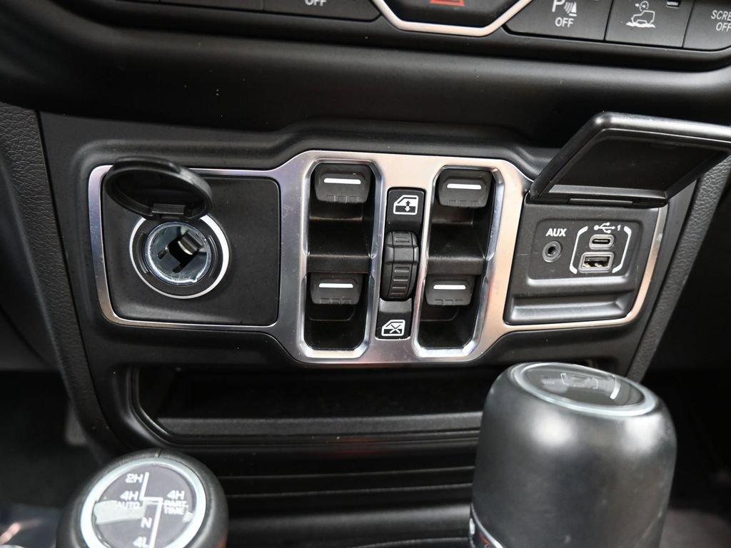 Used 2022 Jeep Wrangler Unlimited Sahara w/ Safety Group image 25