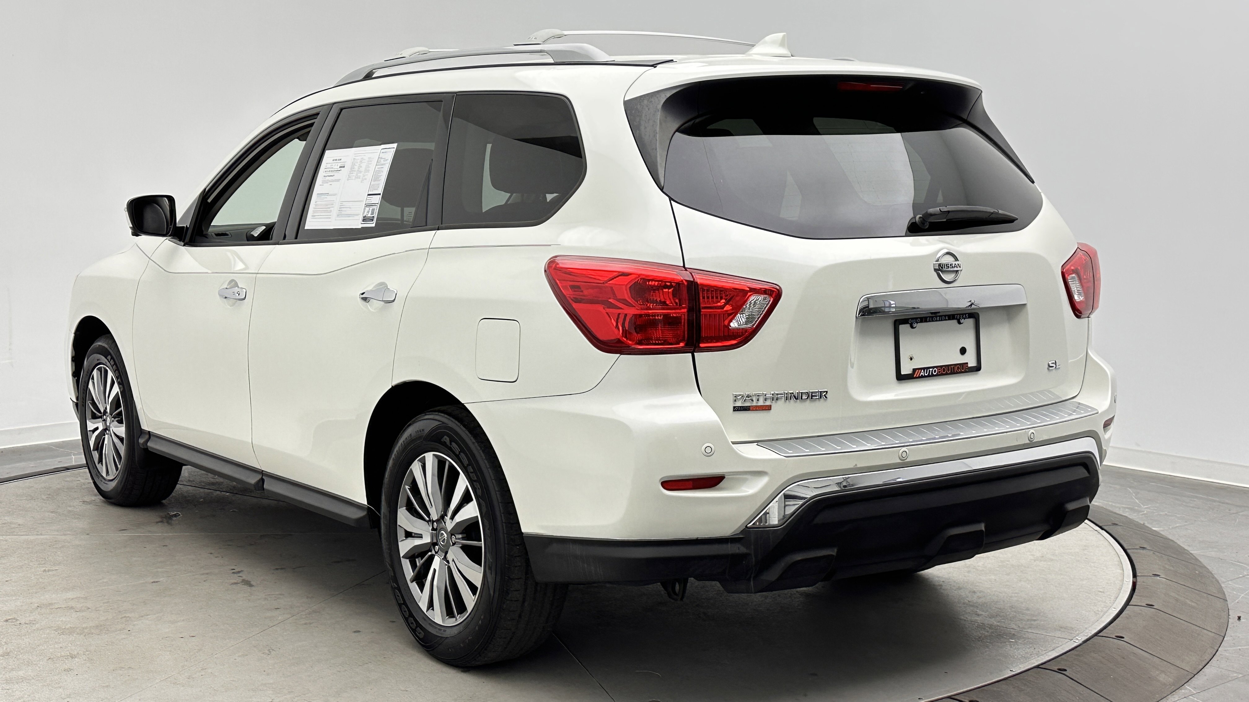 Used 2019 Nissan Pathfinder SL w/ Cargo Package image 6