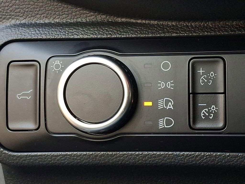 Used 2025 Ford Explorer Active image 25