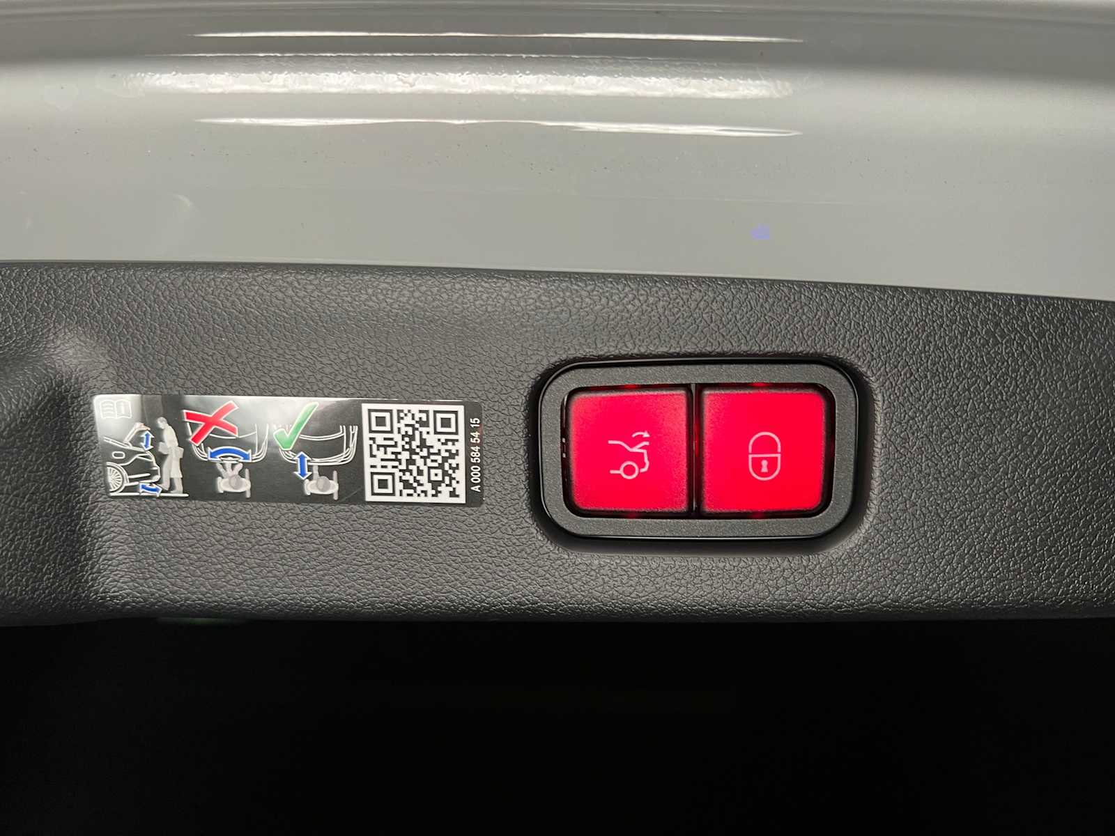 New 2026 Mercedes-Benz E 350 4MATIC Sedan image 17