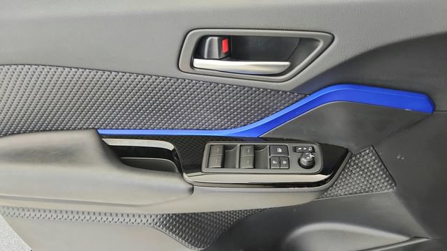 Used 2021 Toyota C-HR XLE FWD image 18