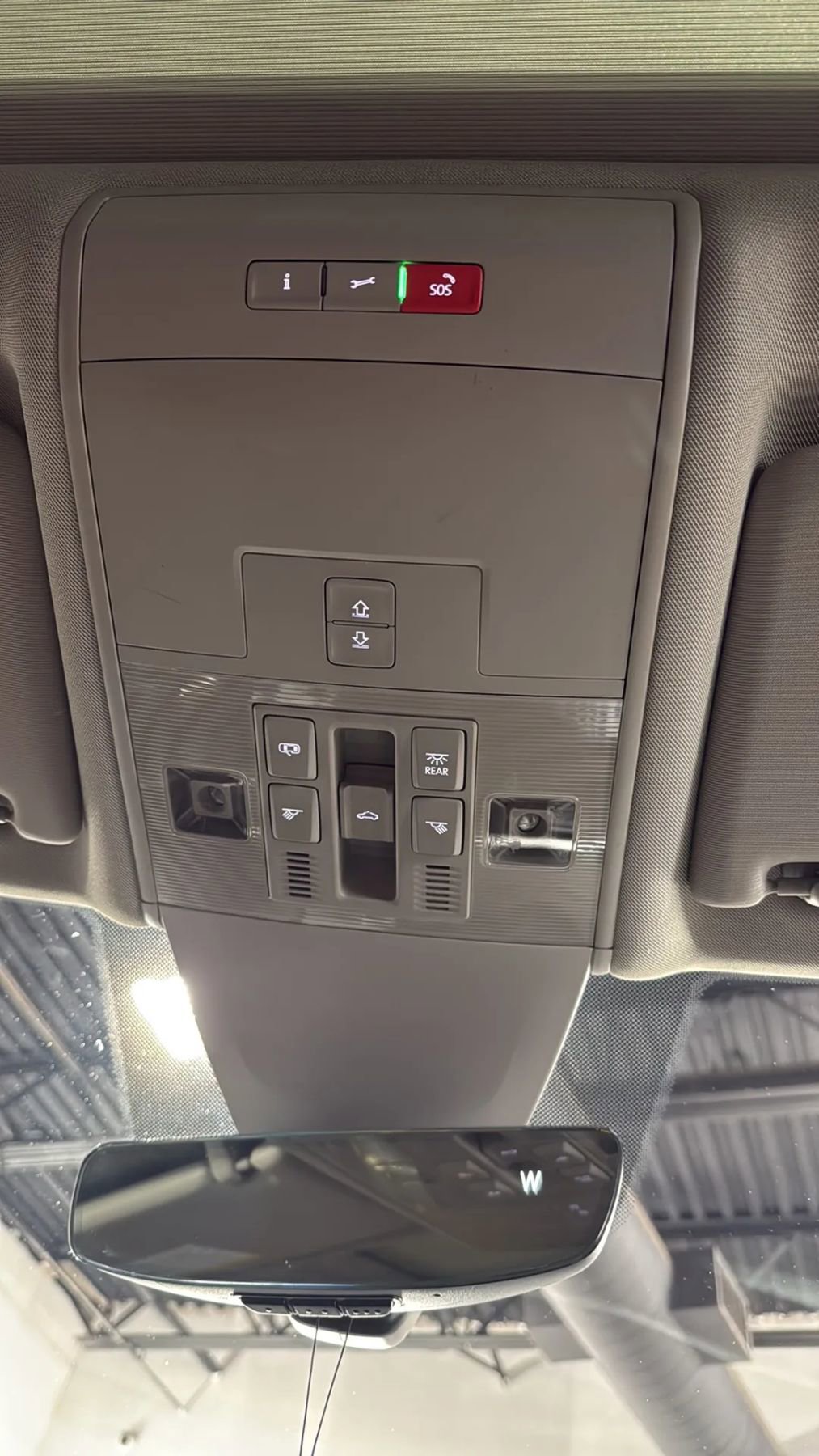 Used 2021 Volkswagen Atlas SEL Premium image 20