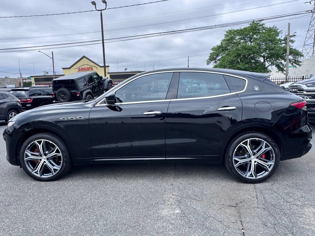 Used 2021 Maserati Levante AWD/4WD image 4