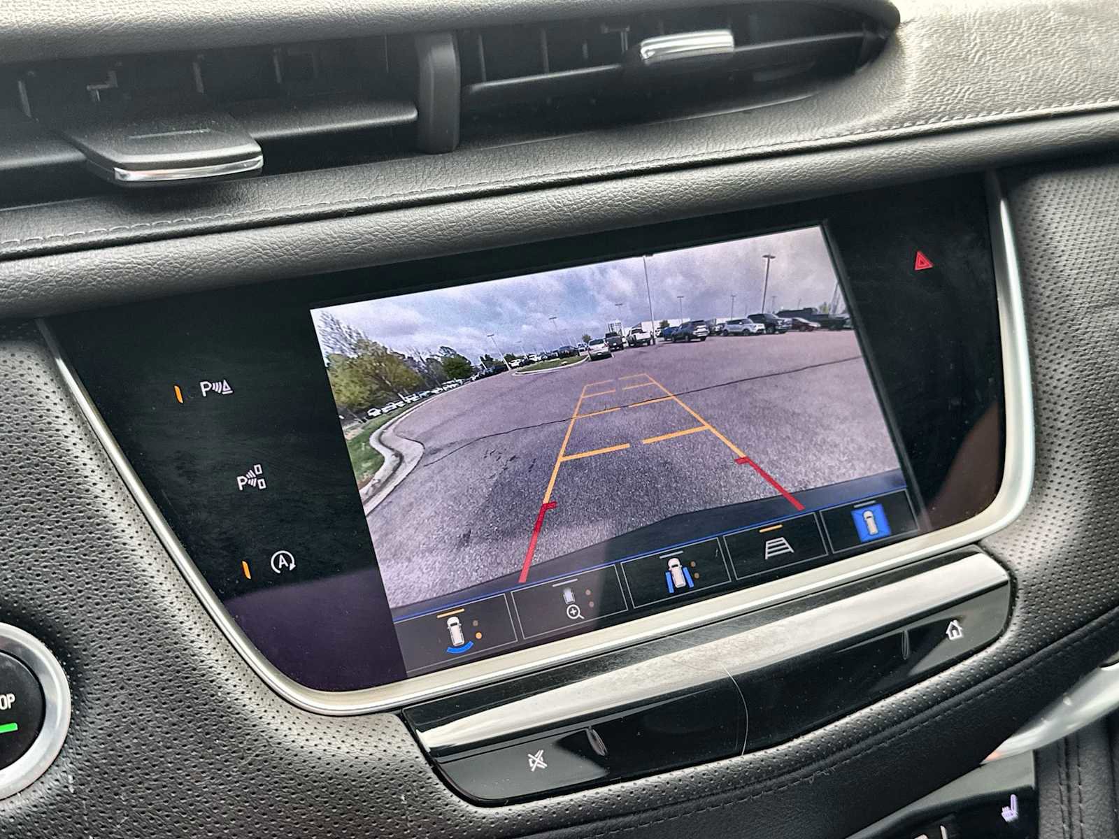 Used 2024 Cadillac XT5 Sportv w/ Technology Package AWD/4WD image 27