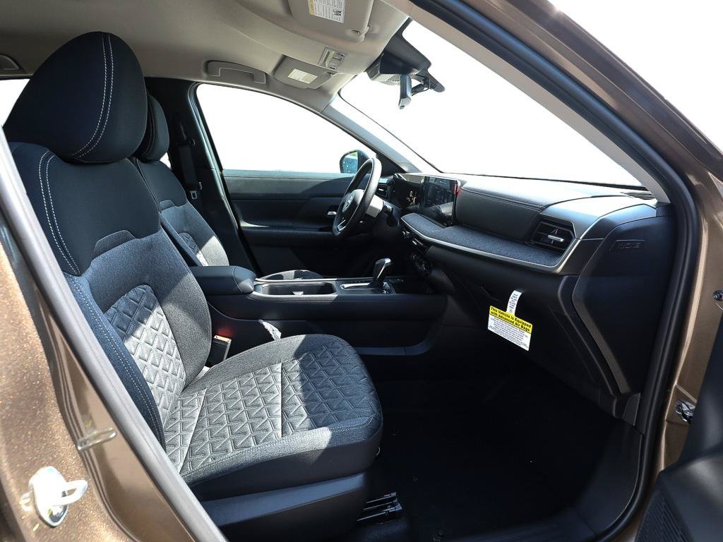 New 2026 Nissan Kicks SV w/ Interior Electronics Package AWD/4WD image 17