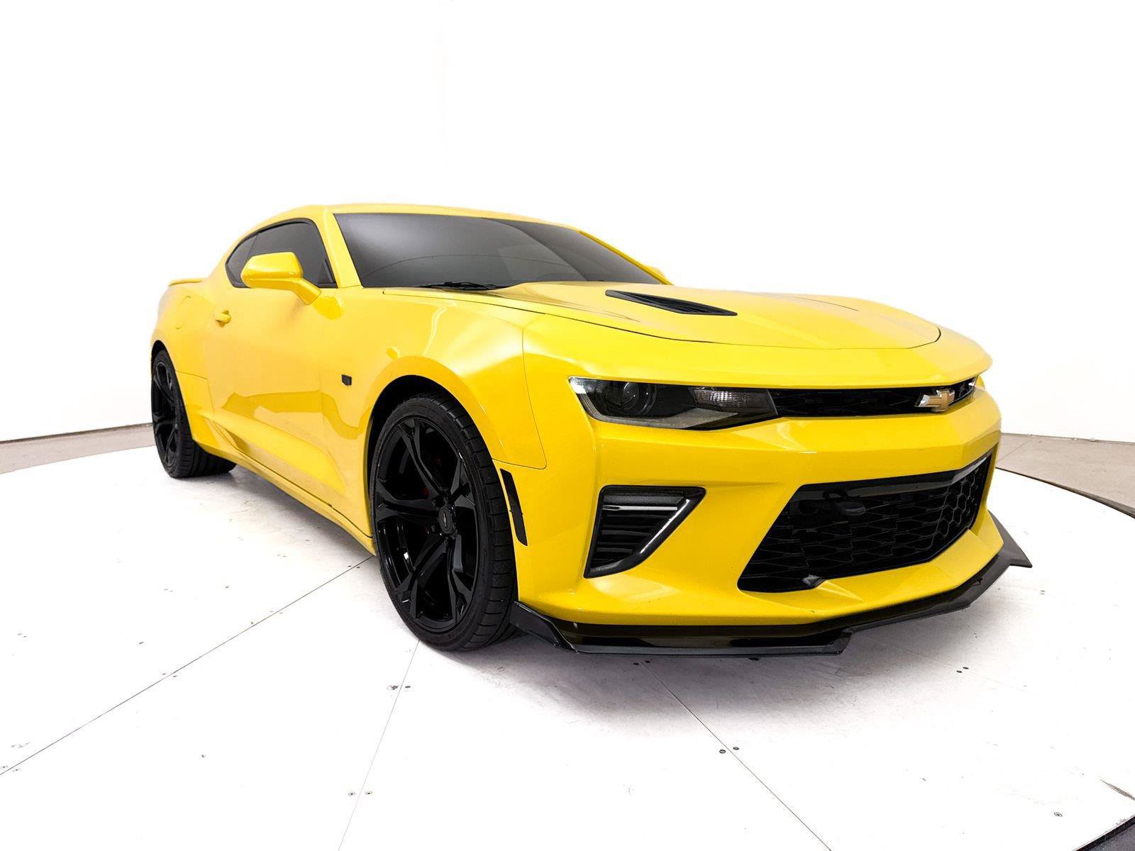 Used 2017 Chevrolet Camaro SS RWD image 13