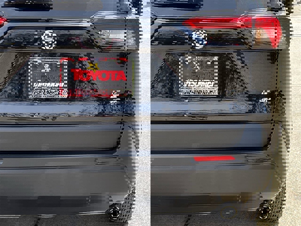 Used 2024 Toyota RAV4 LE image 6