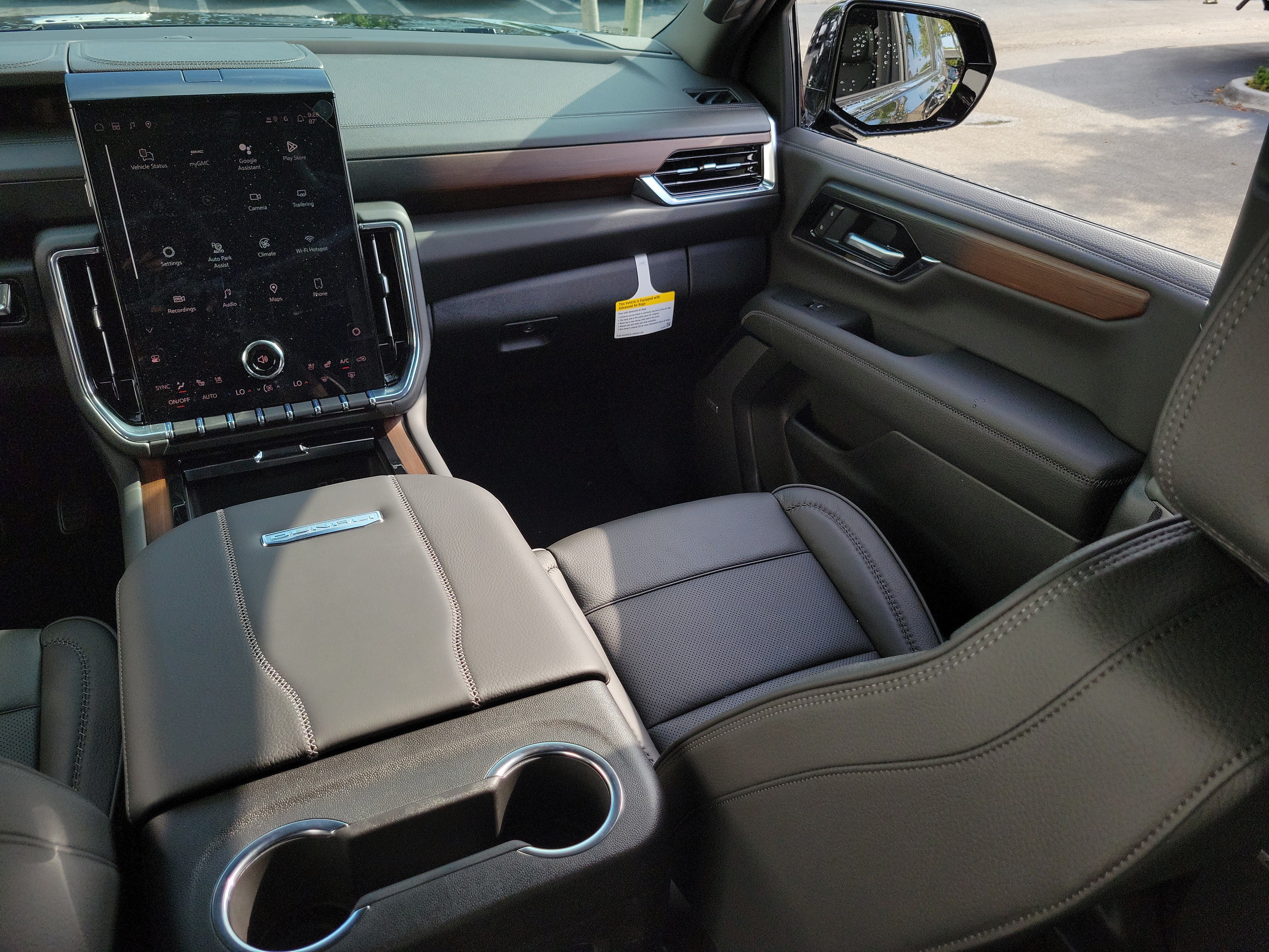 New 2026 GMC Yukon XL Denali AWD/4WD image 18