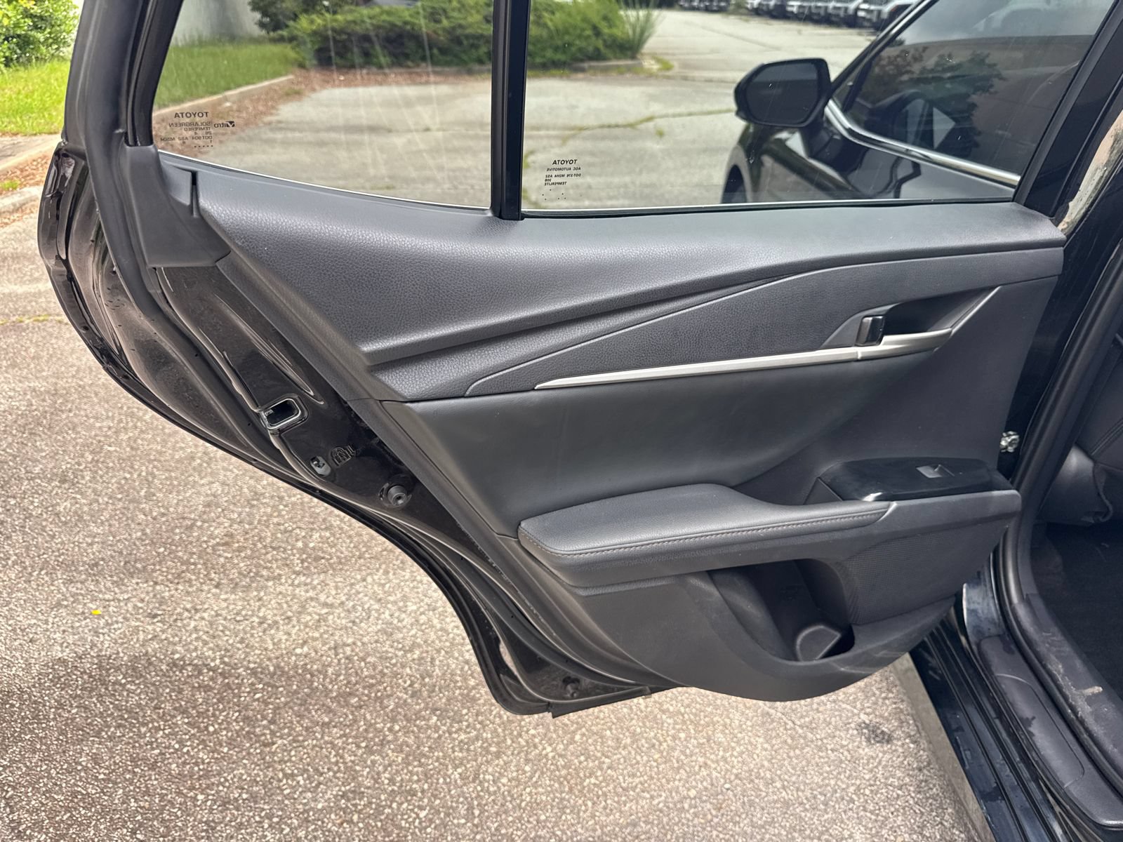 Used 2025 Toyota Camry XLE FWD image 21