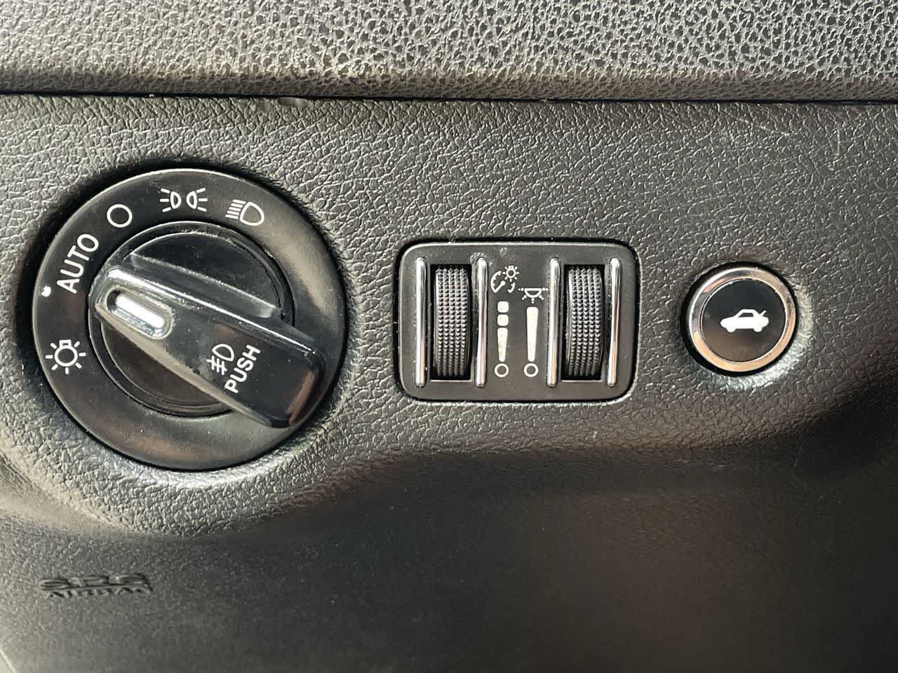 Used 2018 Dodge Charger R/T Scat Pack RWD image 29