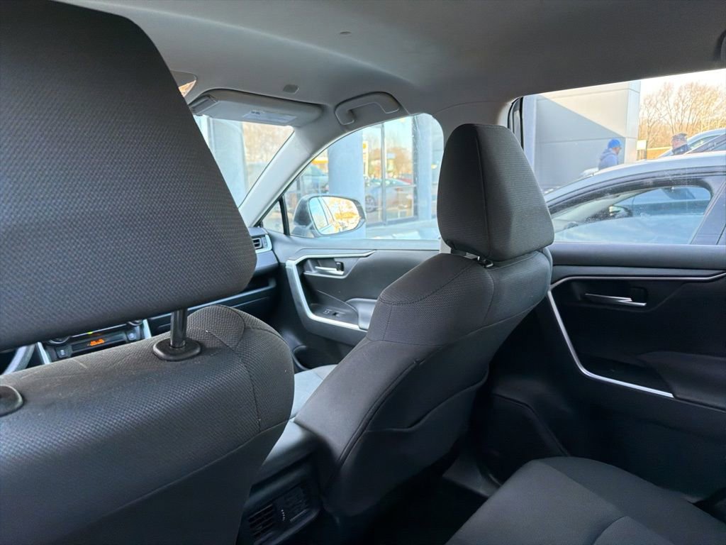 Used 2025 Toyota RAV4 XLE image 23