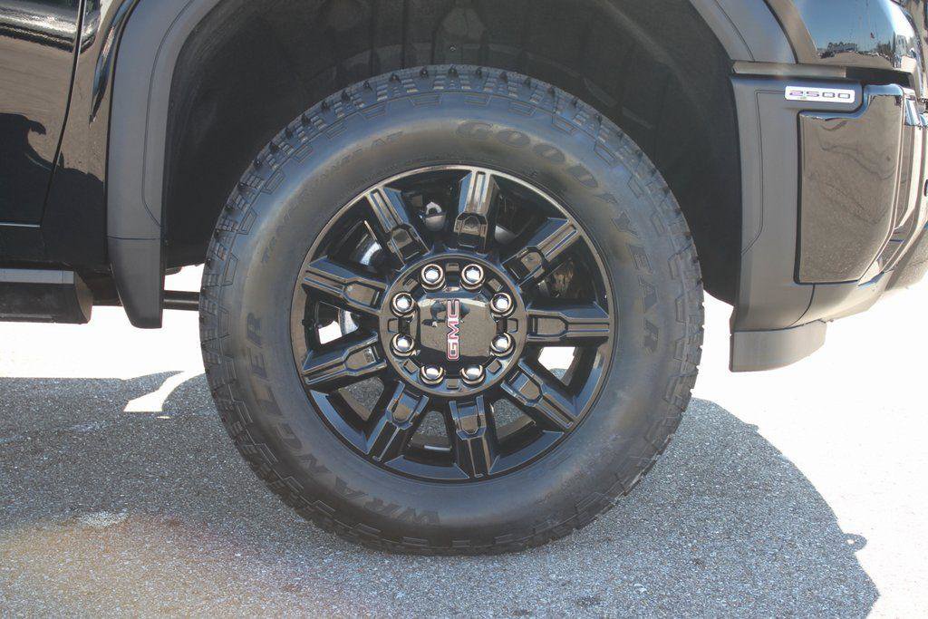 New 2026 GMC Sierra 2500 AT4 w/ AT4 Premium Plus Package AWD/4WD image 18
