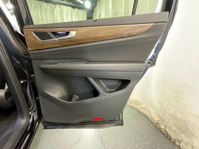 Used 2025 Volkswagen Atlas SE FWD image 24