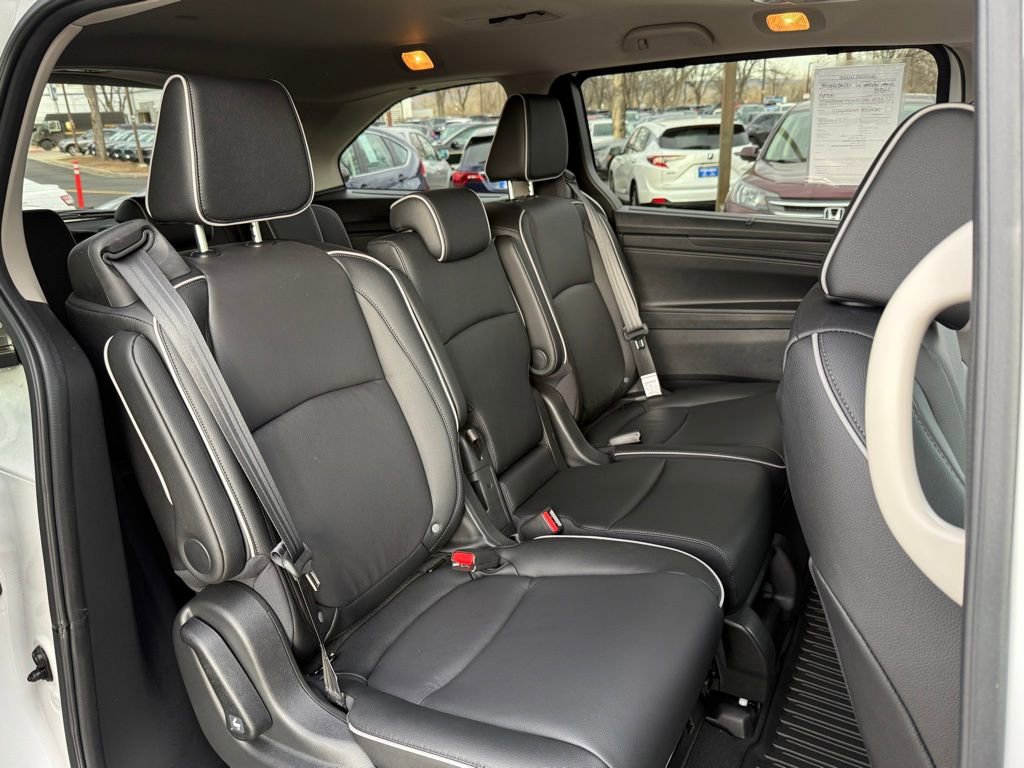 Certified 2026 Honda Odyssey Touring image 38