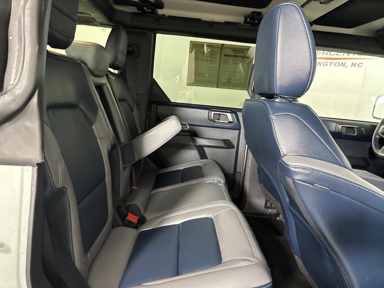 Used 2024 Ford Bronco Outer Banks AWD/4WD image 28