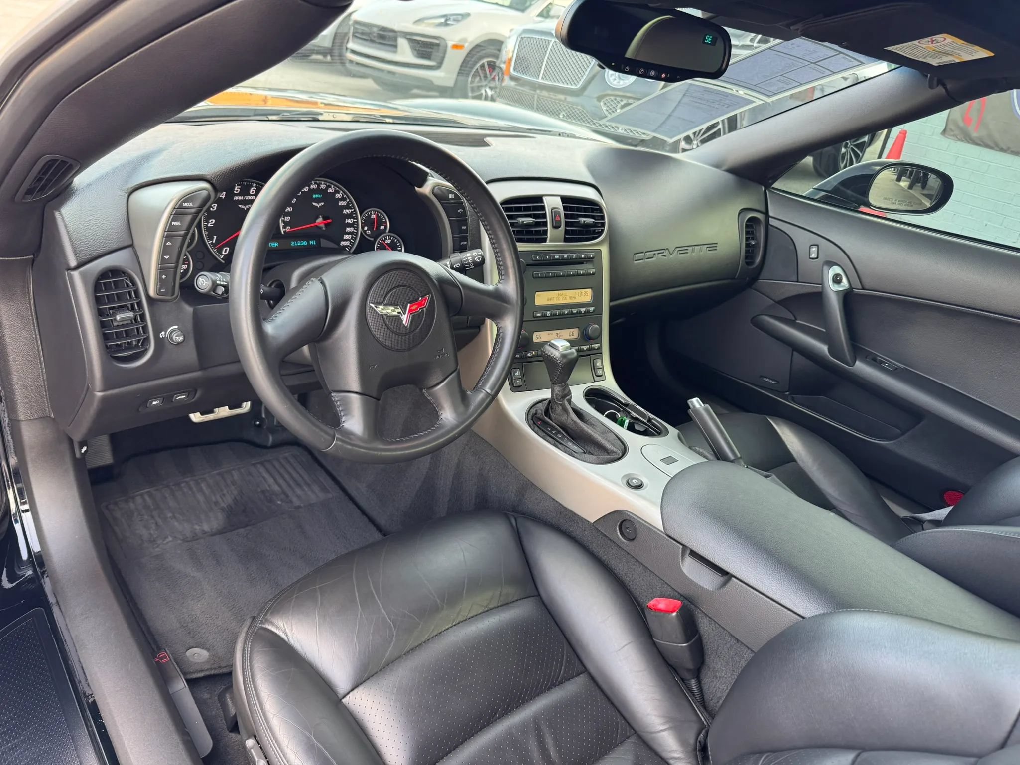 Used 2005 Chevrolet Corvette Coupe w/ Preferred Equipment Group RWD image 21