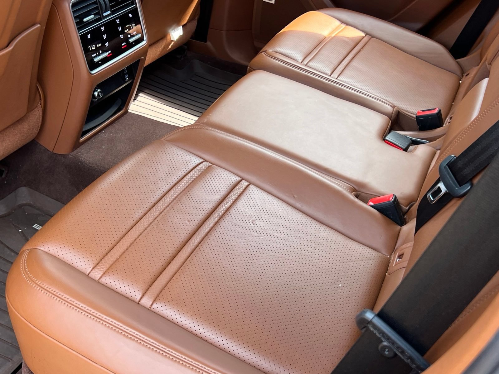 Certified 2023 Porsche Cayenne GTS AWD/4WD image 20