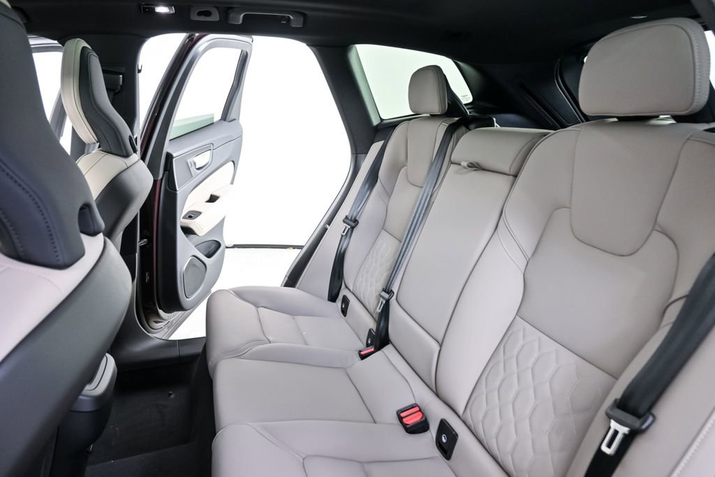 New 2026 Volvo XC60 B5 Core w/ Climate Package image 20