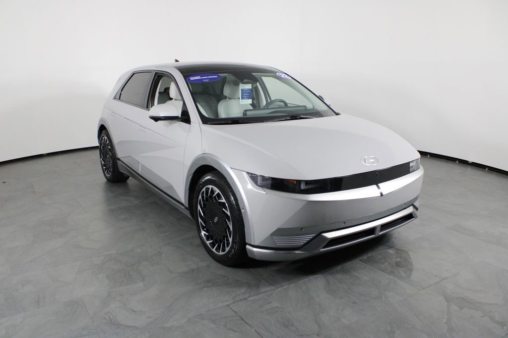 Certified 2022 Hyundai Ioniq 5 Limited w/ Cargo Package image 13