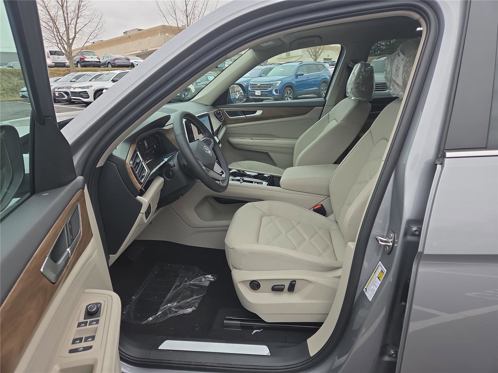 New 2026 Volkswagen Atlas SE image 14