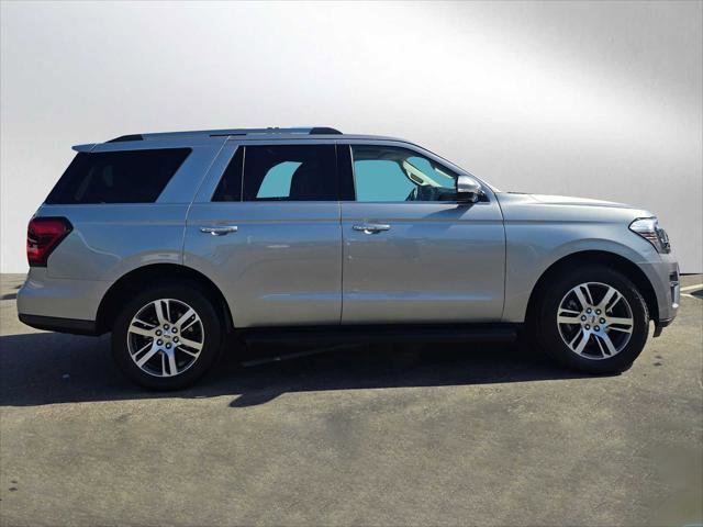 Used 2024 Ford Expedition Limited RWD image 2