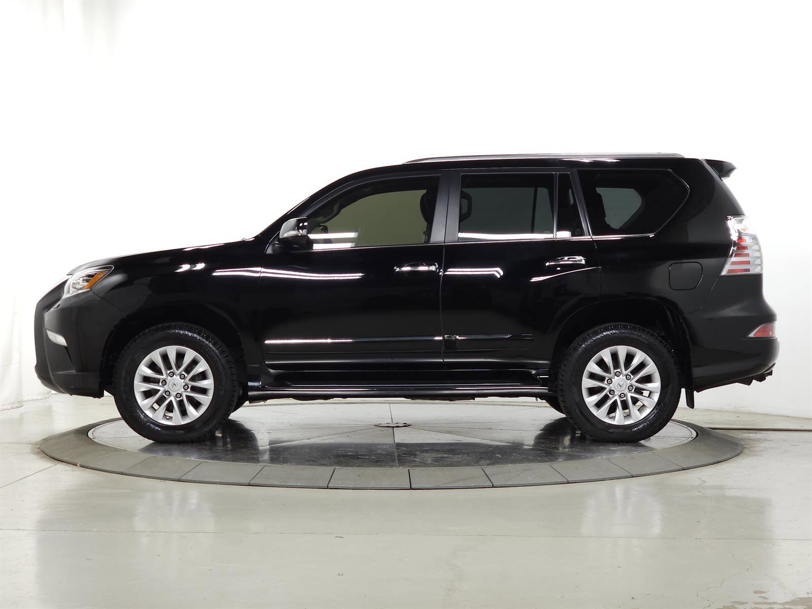 Used 2018 Lexus GX 460 Premium w/ Premium Package image 5