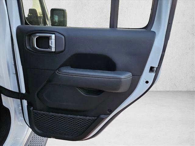 Used 2018 Jeep Wrangler Unlimited Sahara image 20