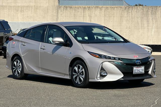 Certified 2018 Toyota Prius Prime Advanced FWD image 5