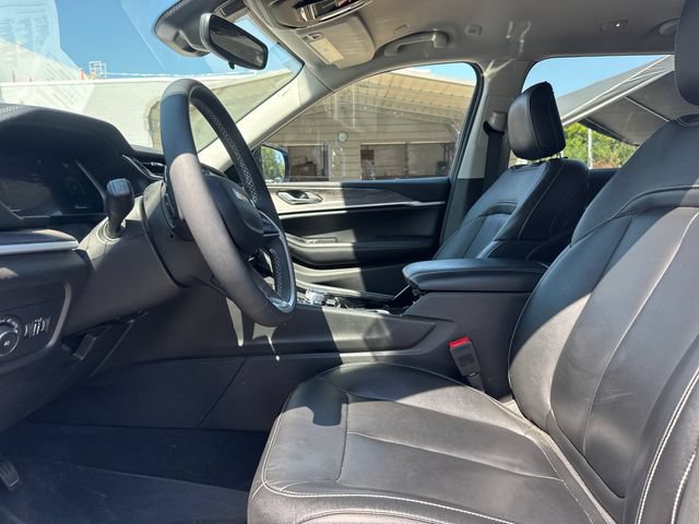 Used 2023 Jeep Grand Cherokee L Limited w/ Black Appearance Package AWD/4WD image 14