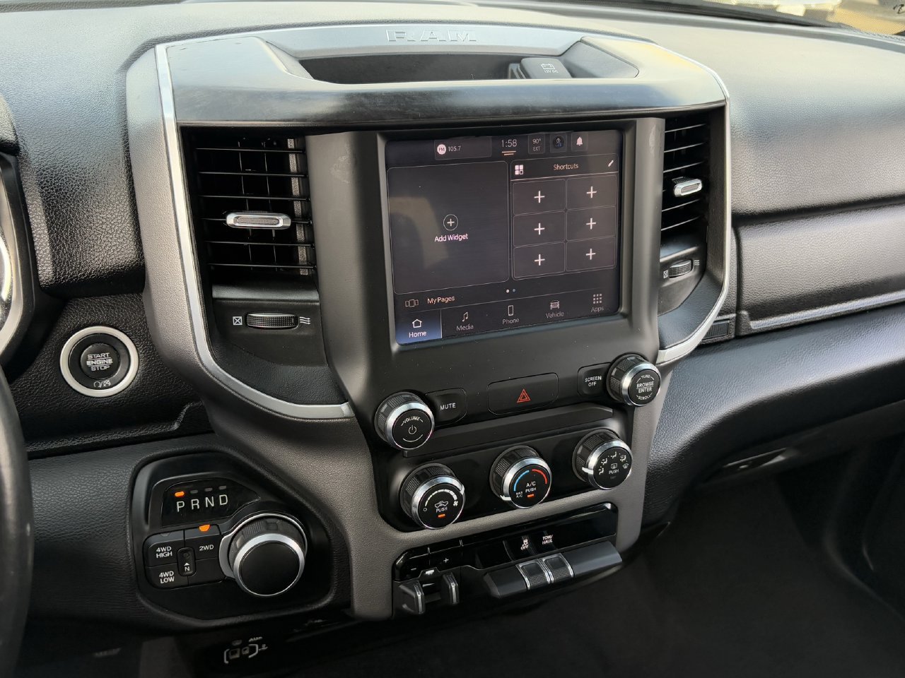 Used 2024 RAM 2500 Big Horn AWD/4WD image 20