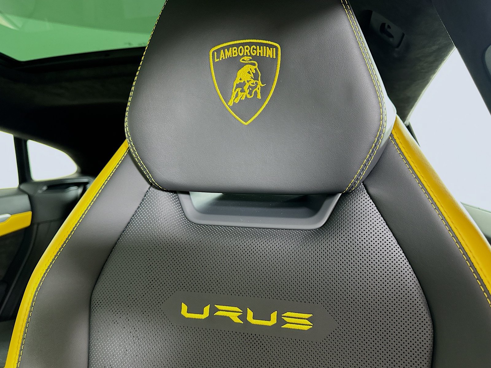 Used 2024 Lamborghini Urus S AWD/4WD image 40
