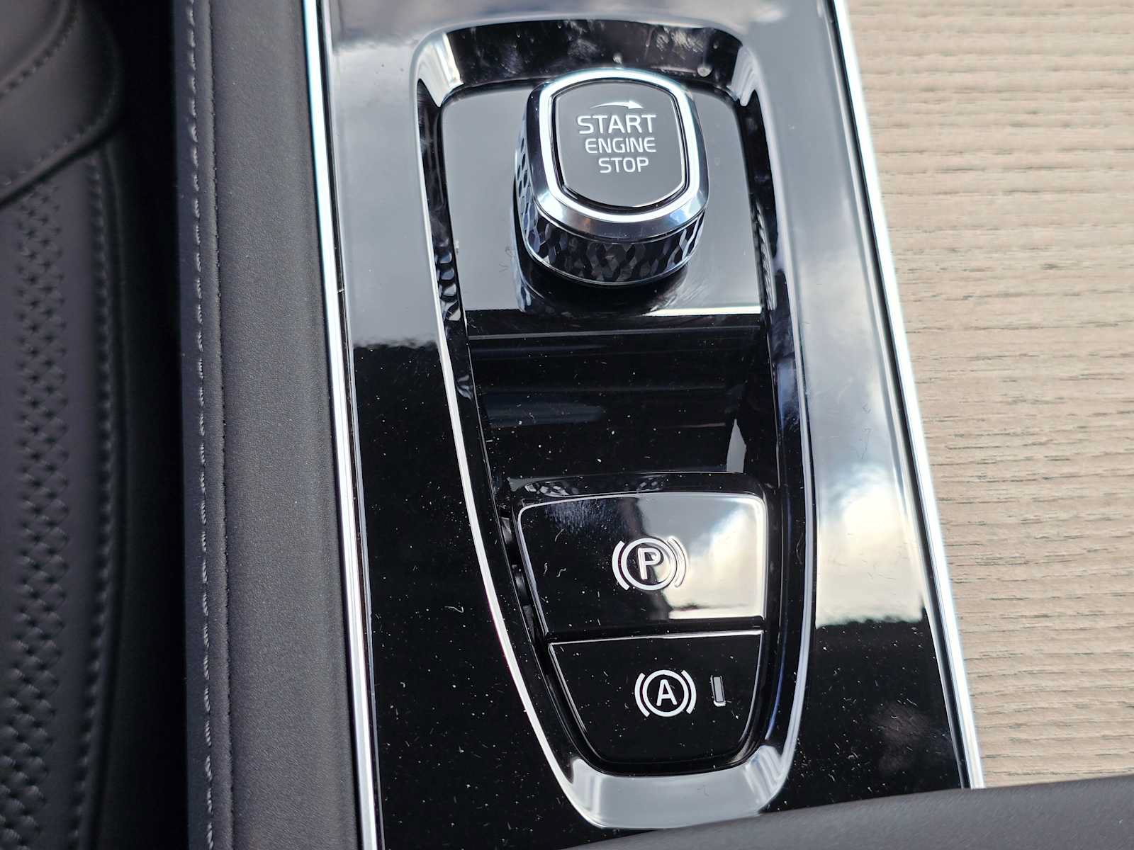 New 2026 Volvo XC90 B6 Plus w/ Protection Package AWD/4WD image 33
