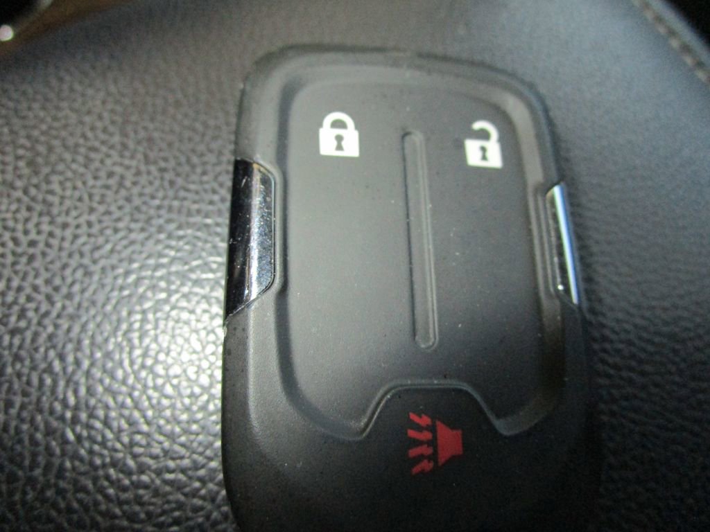 Used 2021 GMC Acadia SLE image 40