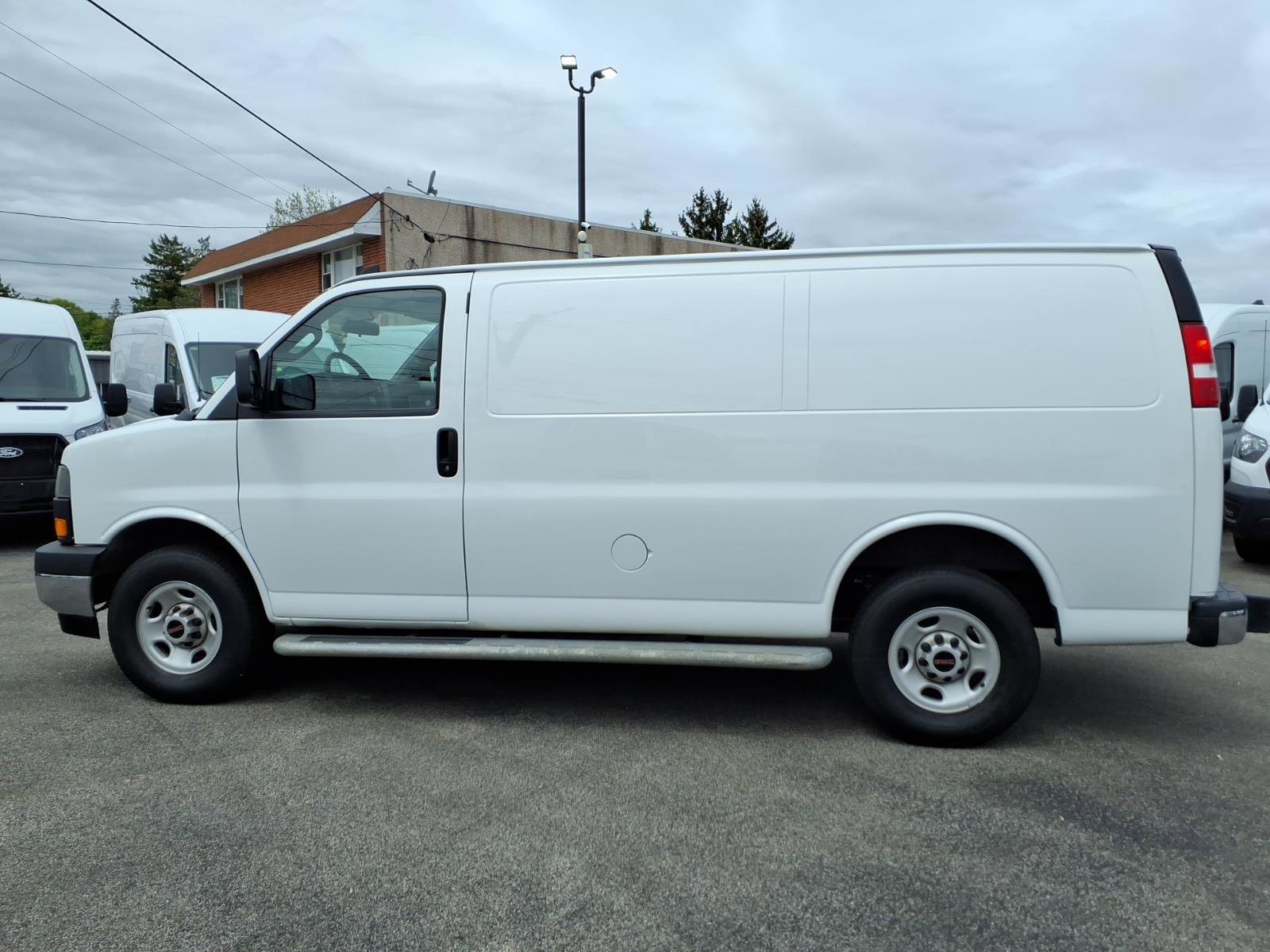 Used 2024 GMC Savana 2500 w/ Driver Convenience Package RWD image 6