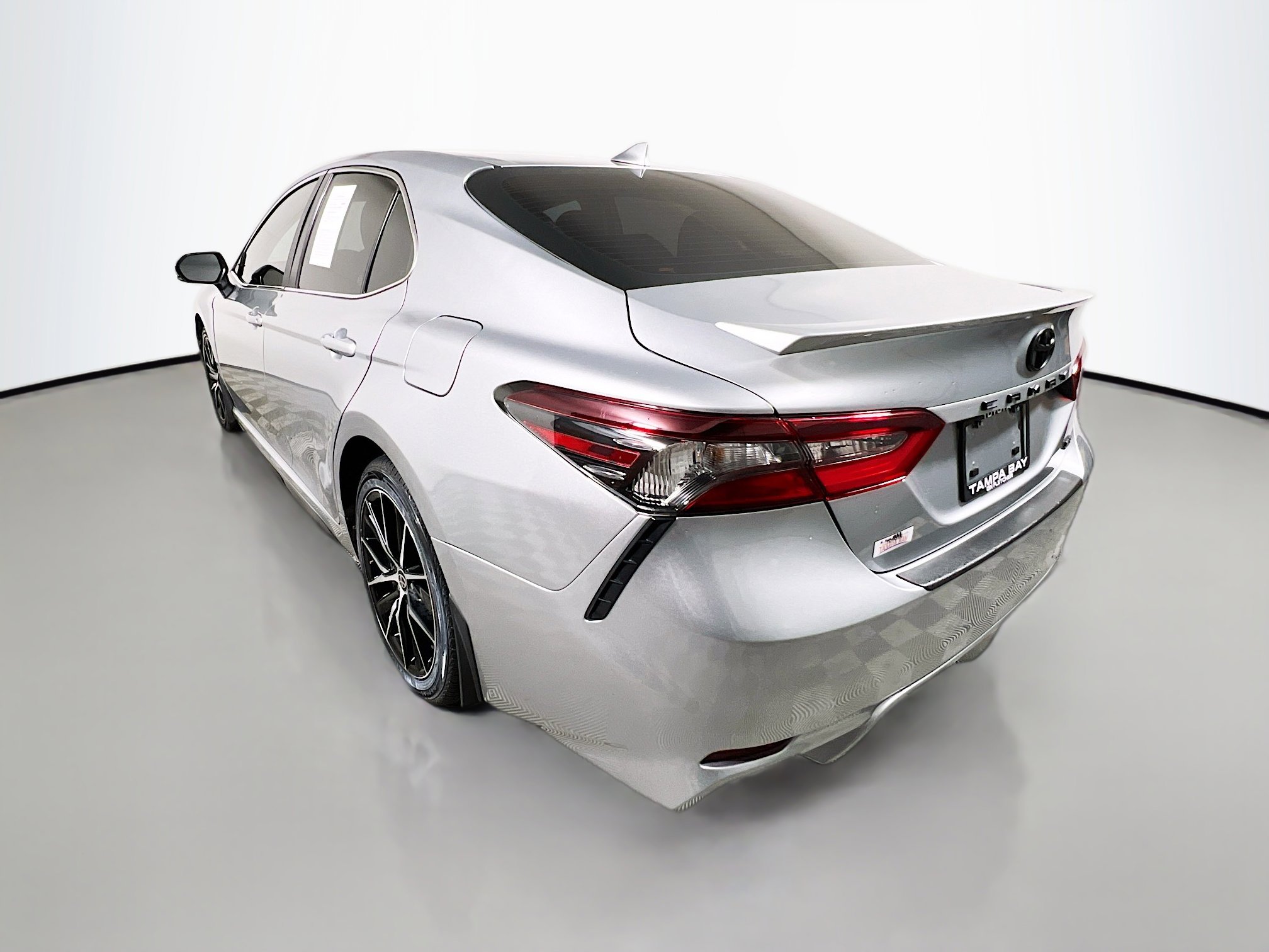 Used 2024 Toyota Camry SE image 8