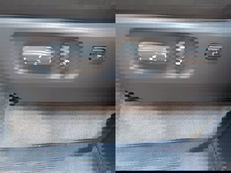 Used 2010 Toyota Land Cruiser image 35